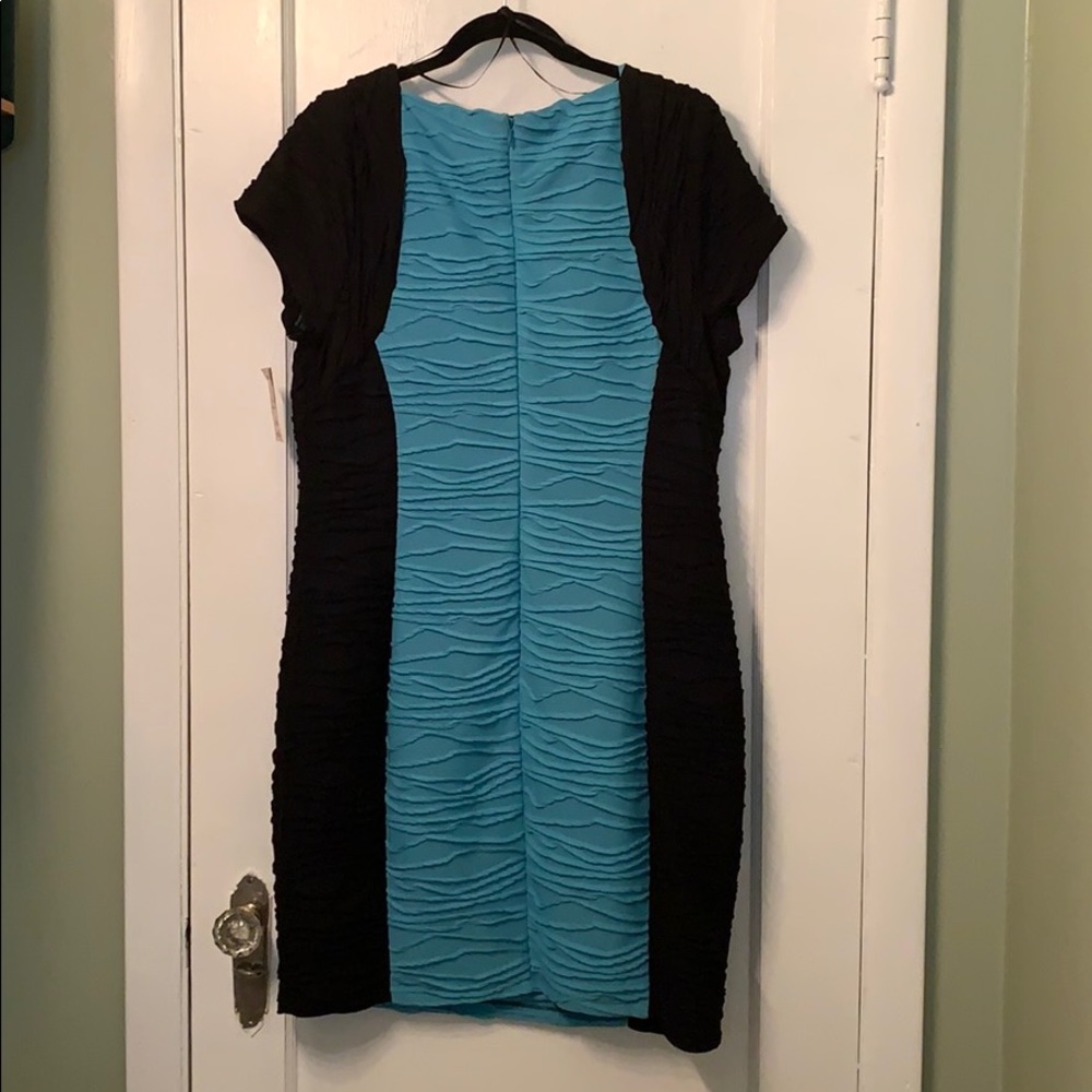 Dressbarn | Roz & Ali Ruched Bodycon Dress - Picture 2 of 5
